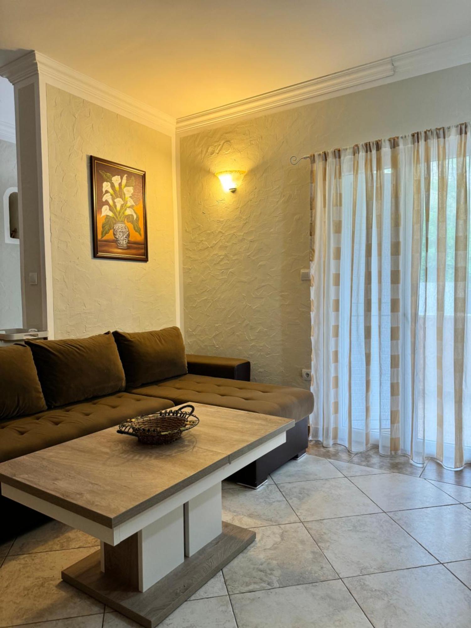 Apartamento Carine Garden Risan Exterior foto