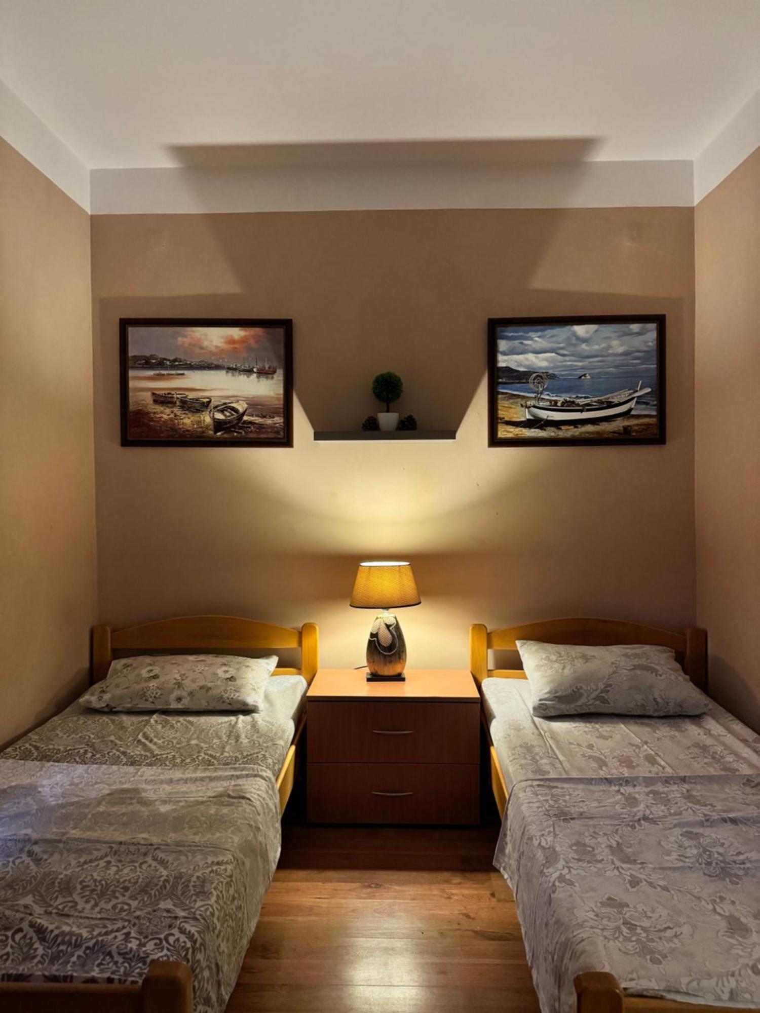 Apartamento Carine Garden Risan Exterior foto