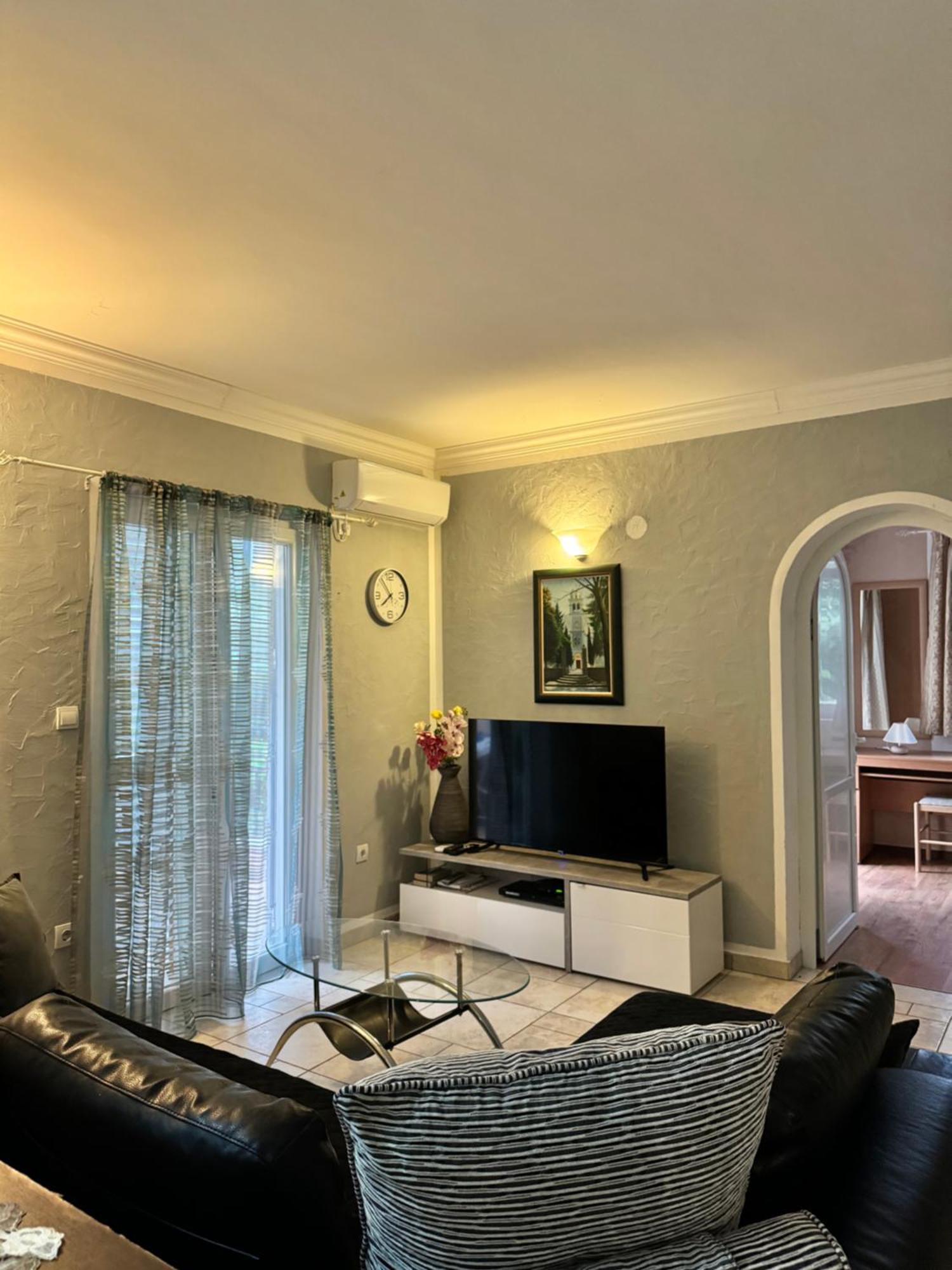 Apartamento Carine Garden Risan Exterior foto