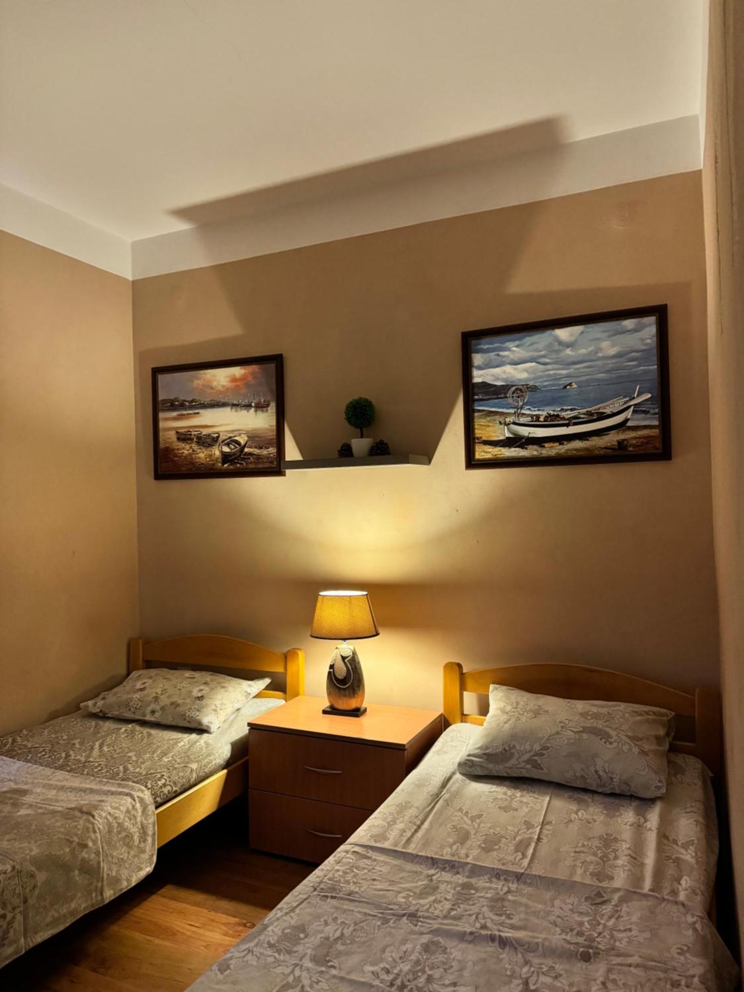 Apartamento Carine Garden Risan Exterior foto