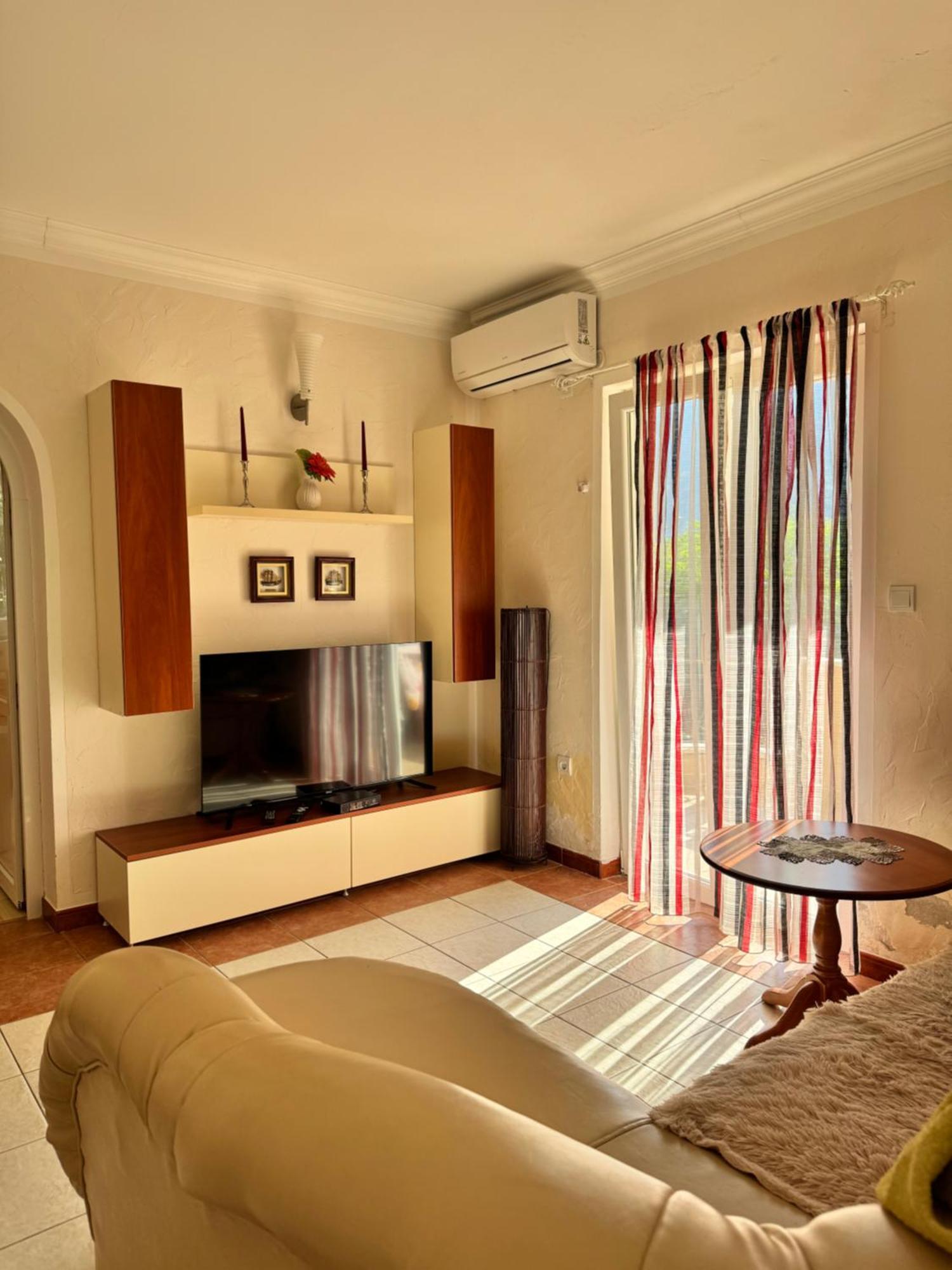Apartamento Carine Garden Risan Exterior foto