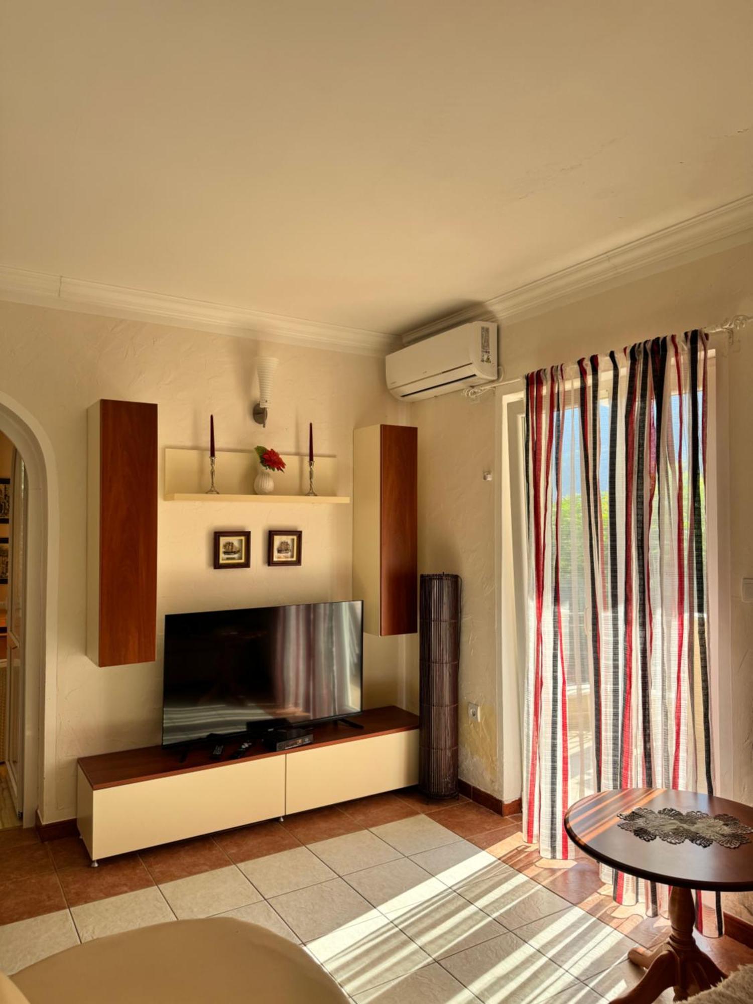 Apartamento Carine Garden Risan Exterior foto