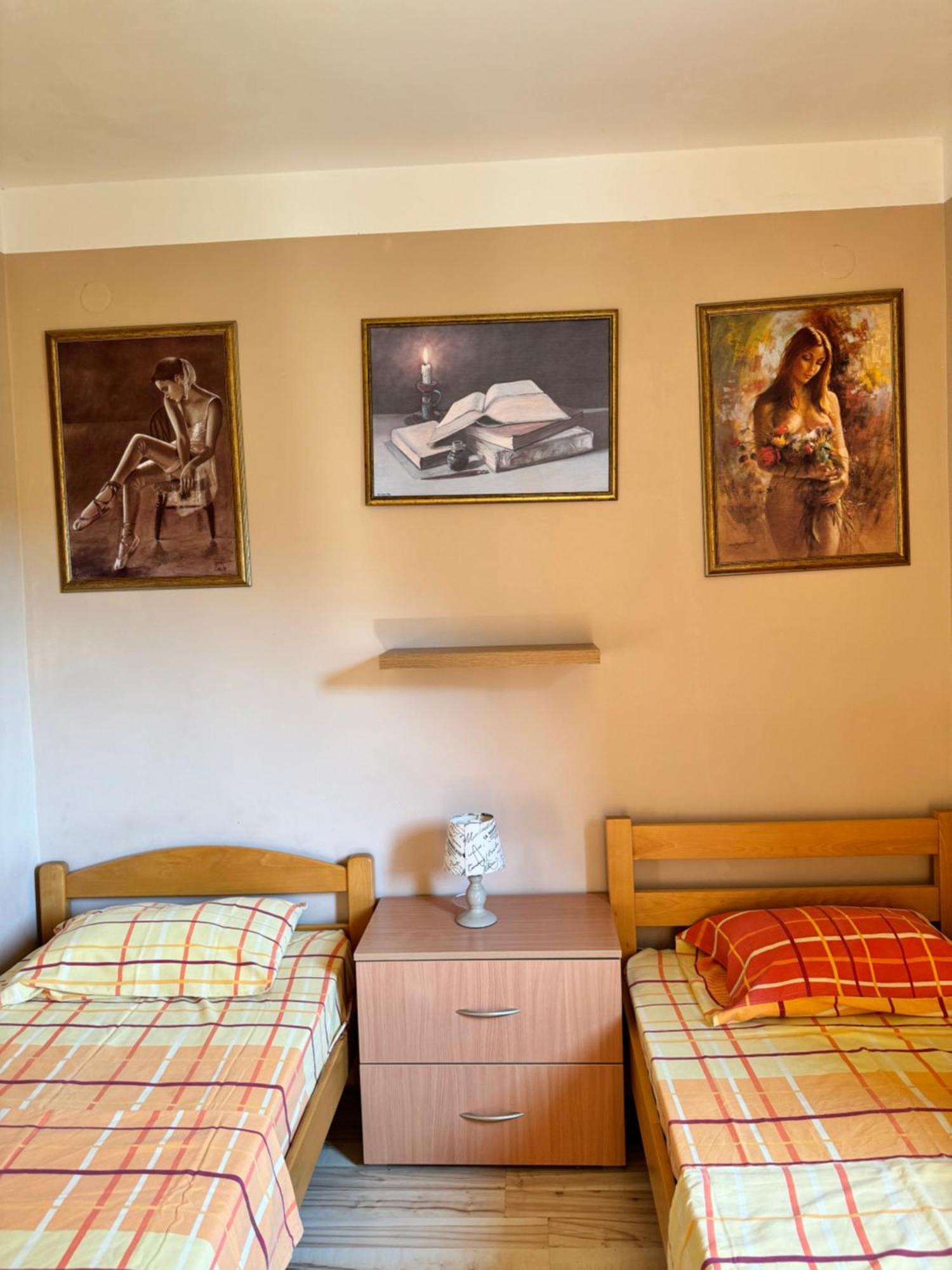 Apartamento Carine Garden Risan Exterior foto